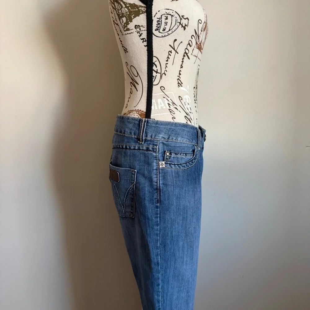 Wrangler low rise medium wash denim jeans - Picture 3 of 12